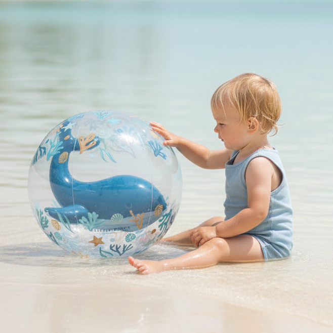 3D Strandball Ocean Dreams Blue 35 cm – transparente Produktansicht mit Wal