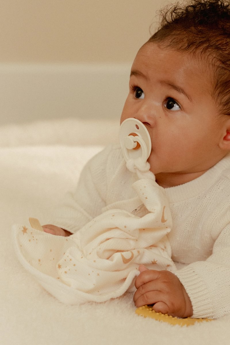 Mazlíček s kousátkem Newborn Naturals – možnost personalizace | Little Dutch