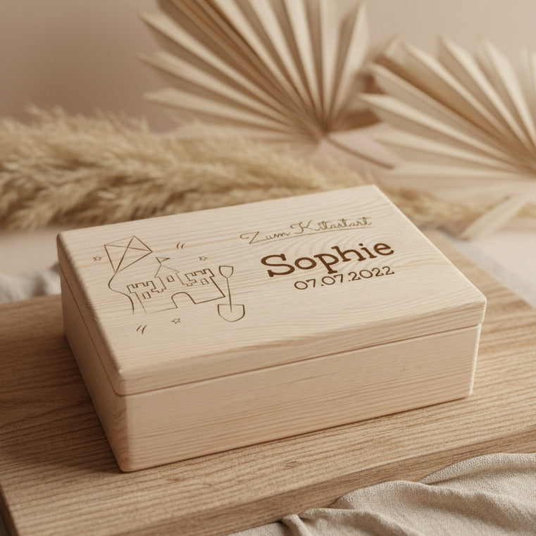 Personalisierte Erinnerungsbox aus Holz zum Kindergartenstart – natürliche Ausführung