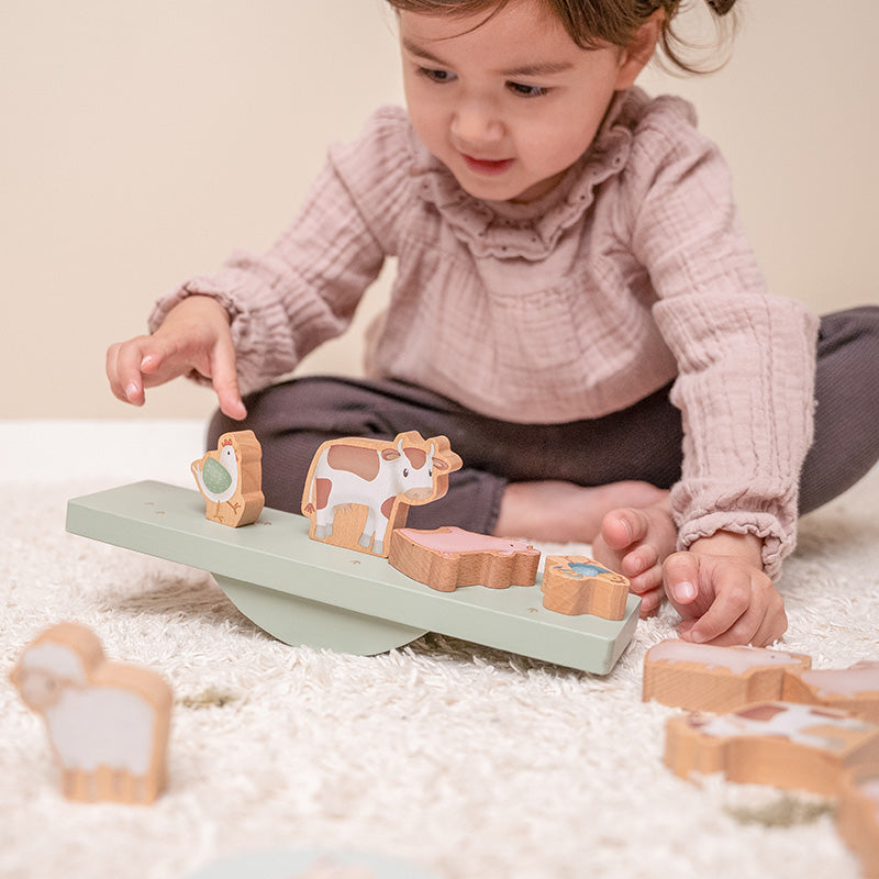 Little Dutch Gleichgewichtsspiel Little Farm – Holz-Balancierspiel mit Bauernhof-Figuren und Karten zur Förderung von Feinmotorik und Koordination