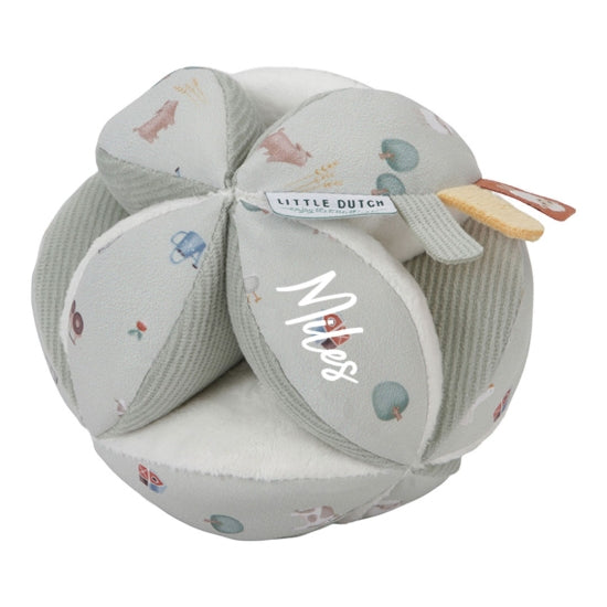 Greifball Little Farm mit Rassel – personalisierbares Babyspielzeug ab Geburt