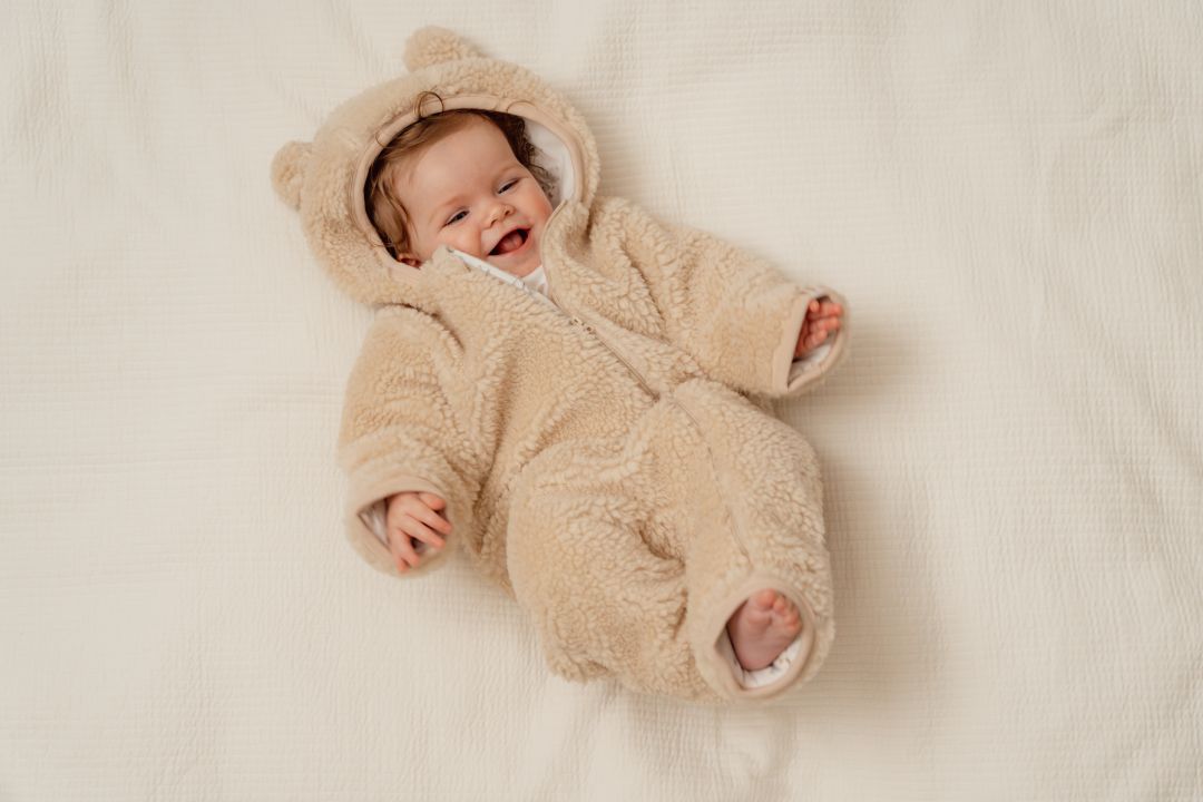Little Dutch Teddy-Strampler Sand – Gesamtansicht