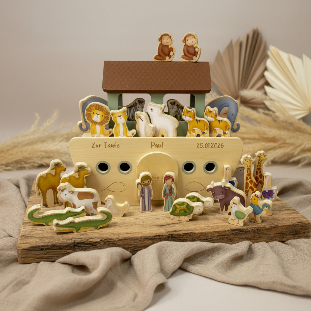 Personalisierte Arche Noah aus Holz zur Taufe – hochwertiges Taufgeschenk mit Namen, individuell bei Schmatzepuffer veredelt