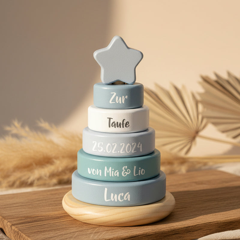 Personalisierter blauer small foot Stapelturm zur Taufe mit Name – Produktansicht