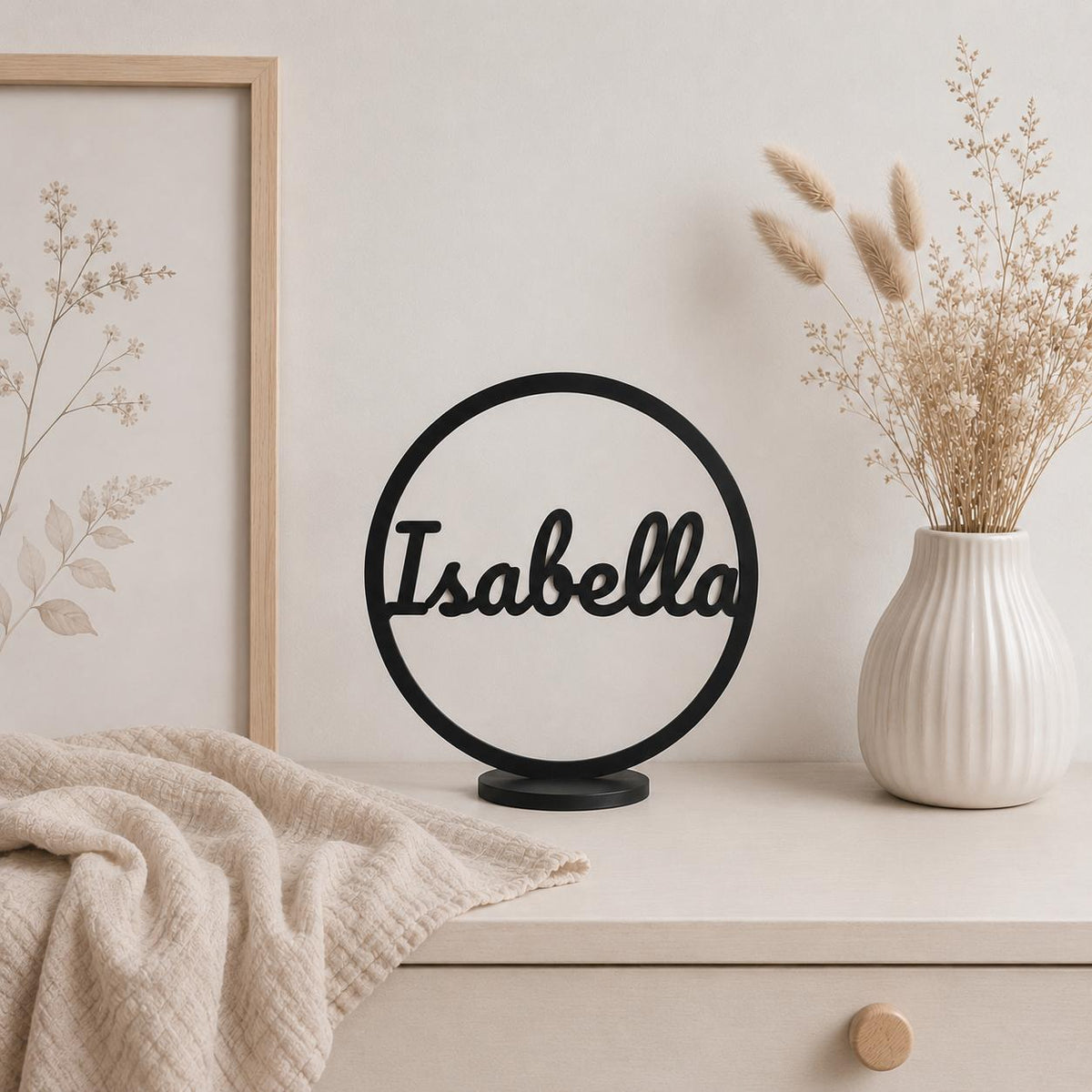 Personalisiertes Schild mit Name Isabella als Aufsteller fürs Kinderzimmer