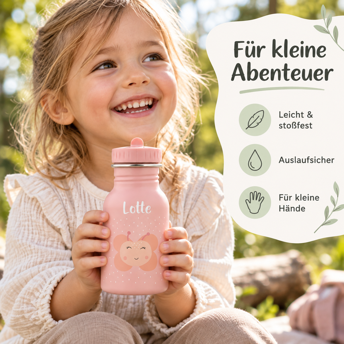 Kind hält eine rosa Trixie Trinkflasche Frau Schmetterling mit dem Namen Lotte und 350 ml Fassungsvermögen neben einer Übersicht der Produktvorteile