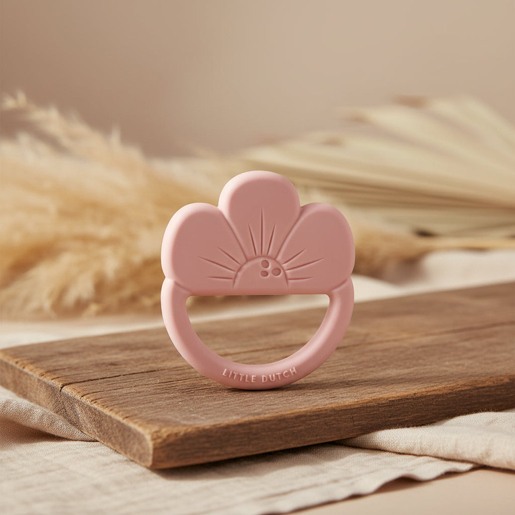 Silikon-Beißring Blume Pink von Little Dutch – rosa Beißspielzeug in Blumenform