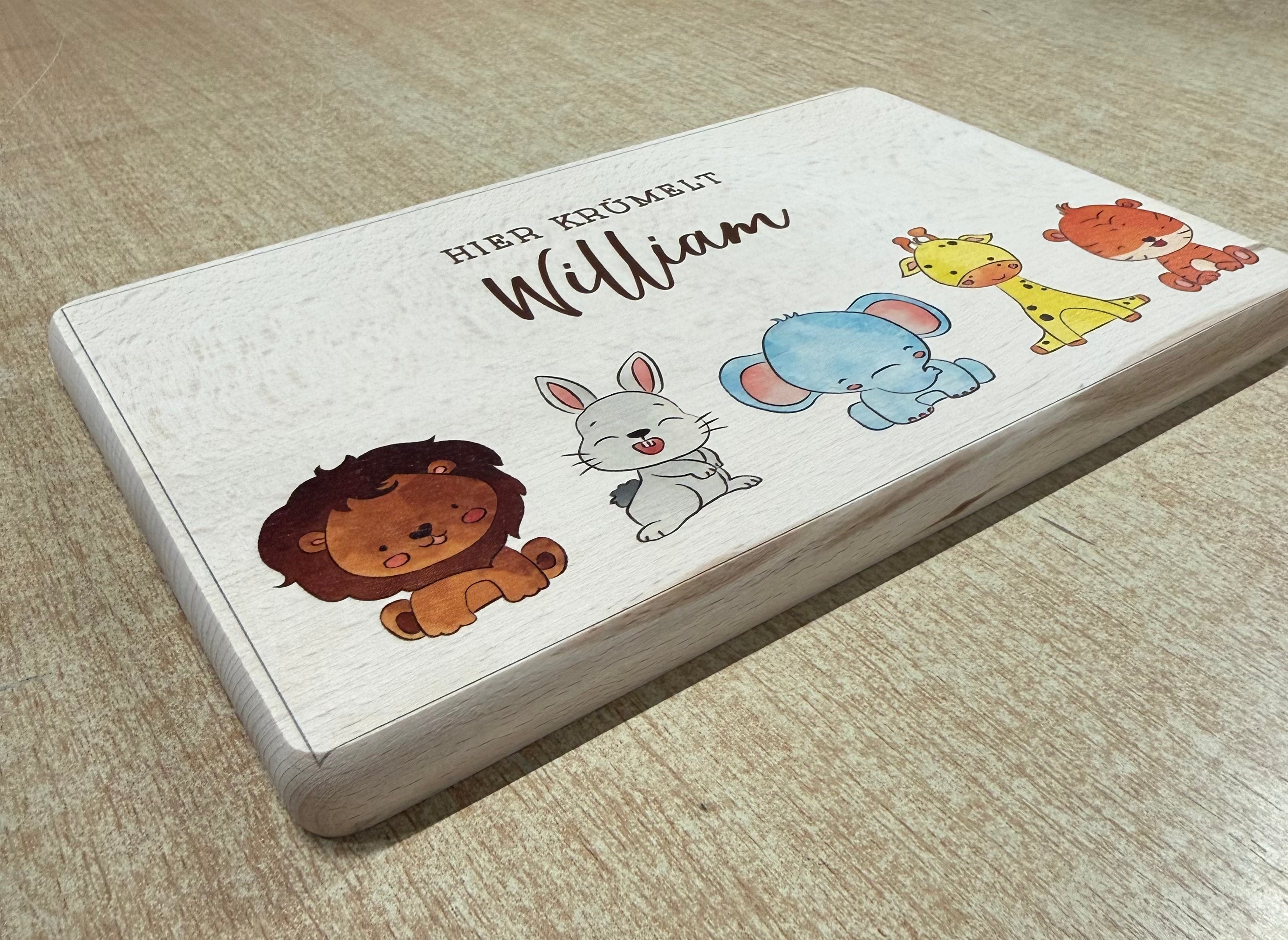 Personalisiertes Frühstücksbrettchen B-Ware mit Name William – Detailansicht des Kinderbretts