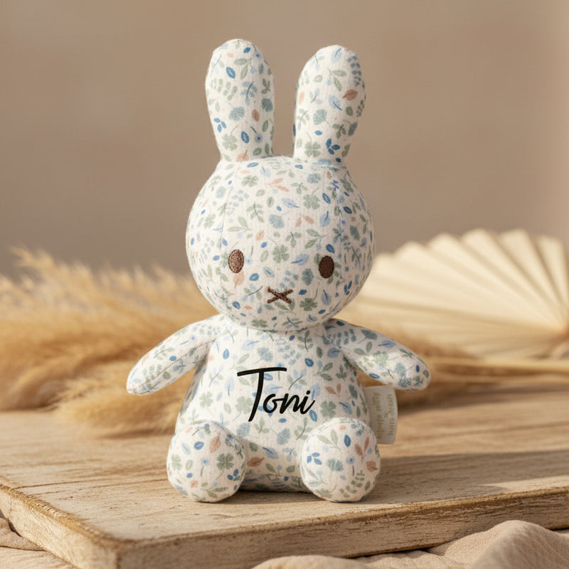 Miffy Kuscheltier Lucky Leaves 20 cm personalisierbar