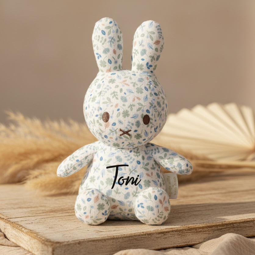 Miffy Kuscheltier Lucky Leaves 20 cm personalisierbar