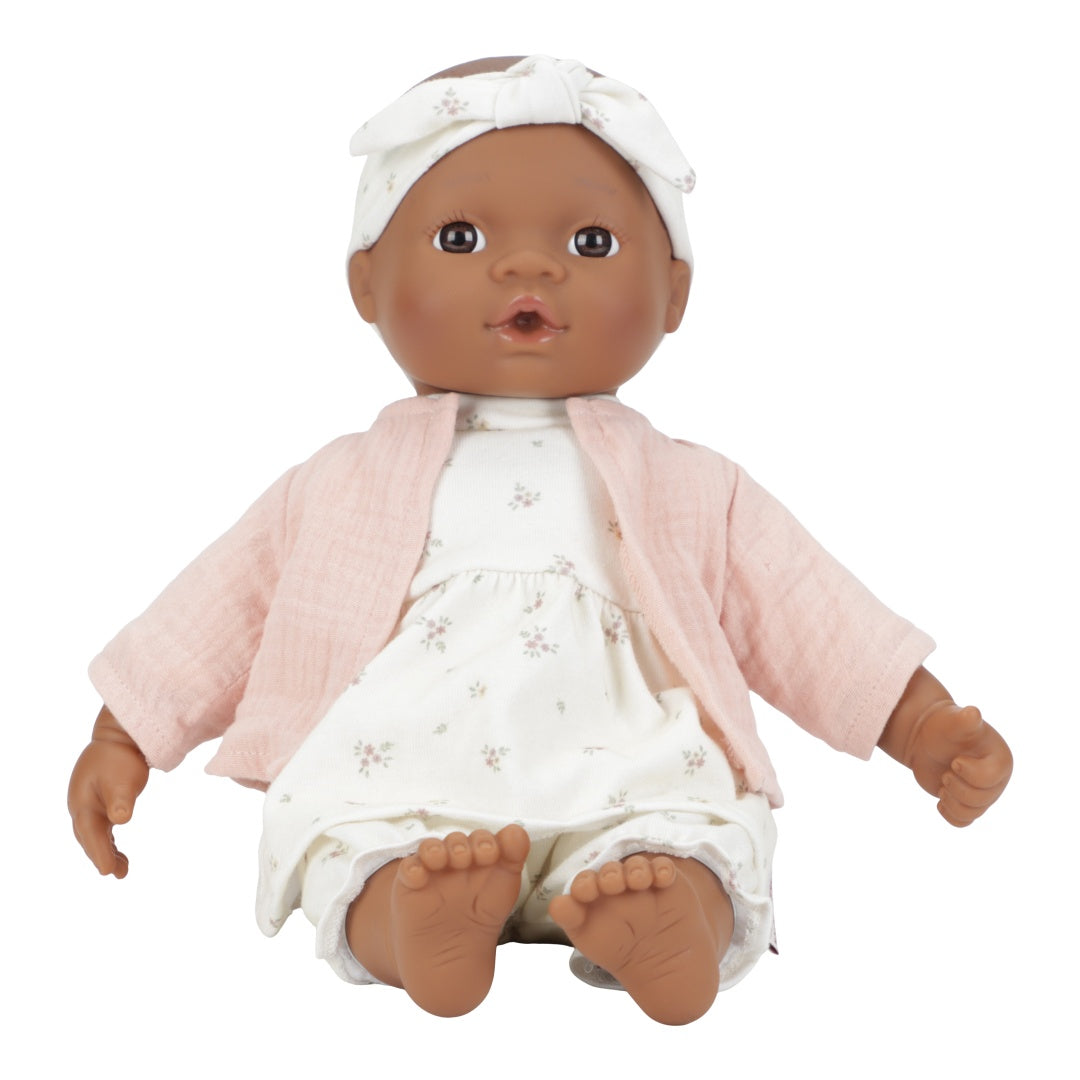 Little Dutch Puppe Noa 7-teiliges Set – Babypuppe mit Haarband, Kleid, Hose, Strickjacke, Schnuller und Fläschchen