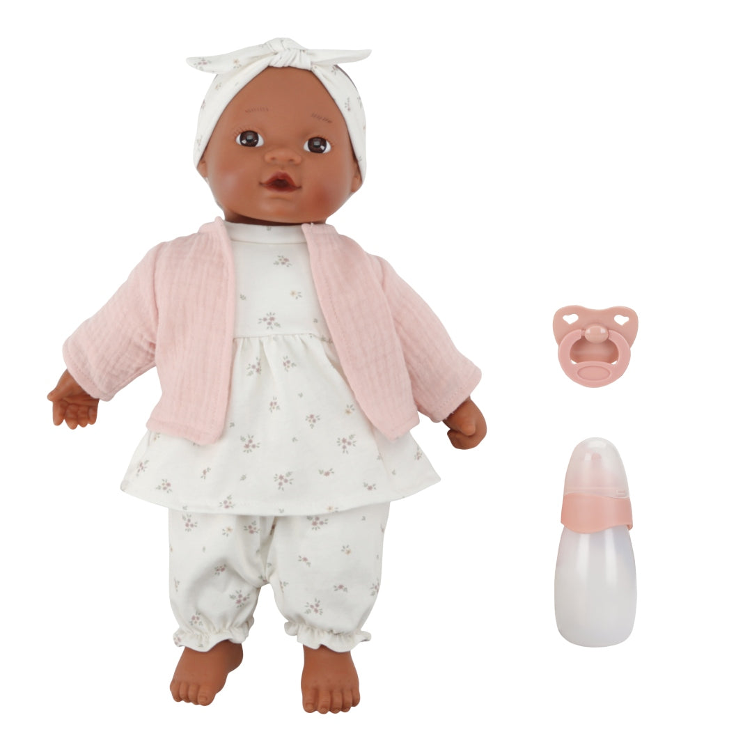 Little Dutch Baby Noa Puppe 7-teilig – weitere Produktansicht der weichen Babypuppe mit Kleidung, Schnuller und Milchflasche