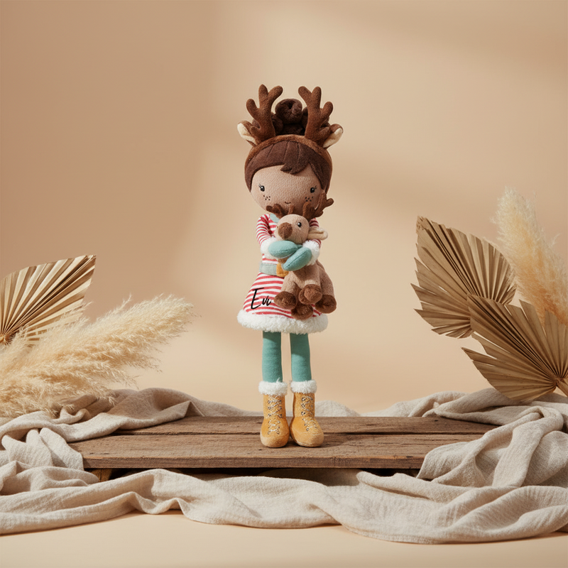Kuschelpuppe Evi im Winter-Outfit, 35 cm – weiche Stoffpuppe für Kinder