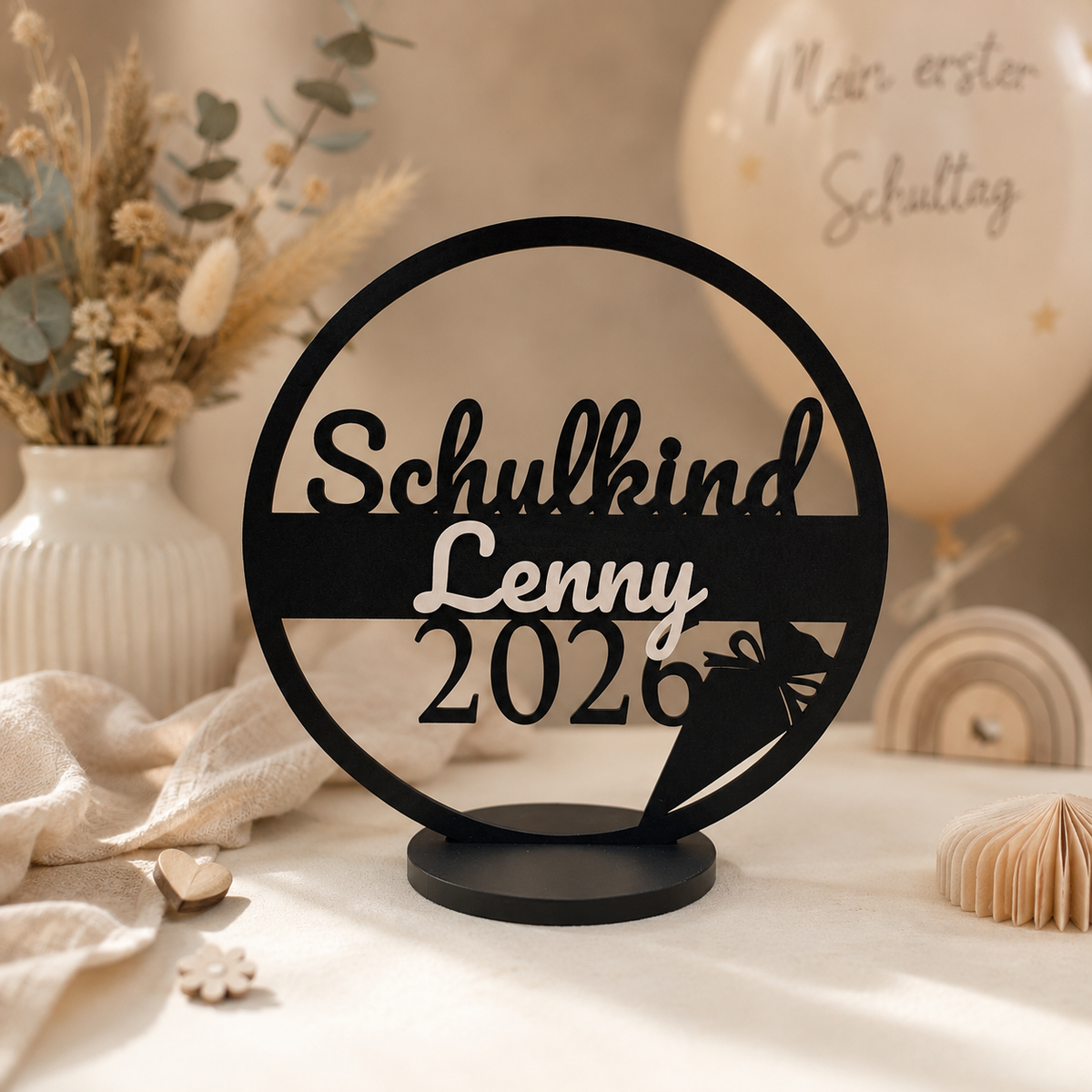 Personalisiertes Einschulungsschild 2026 als Aufsteller mit Name Lenny in Weiß