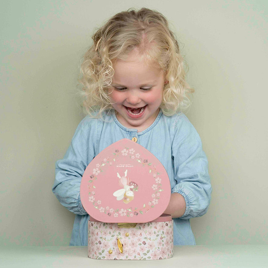 Musik-Schmuckkästchen Fairy Garden von Little Dutch – Detailansicht der mehrfarbigen Schmuckdose mit mechanischem Spielwerk