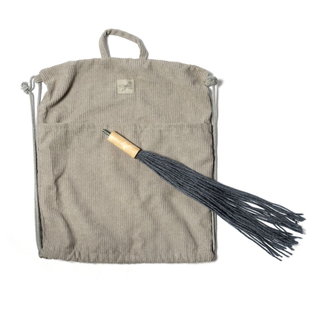 byAstrup Hobby Horse Grau mit Zaumzeug – Detailansicht