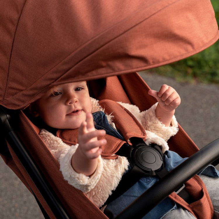 Little Dutch Buggy Comfort Rust – leichter Kinderbuggy in warmem Rot mit Allwetterverdeck, Einkaufskorb und verstellbarer Rückenlehne
